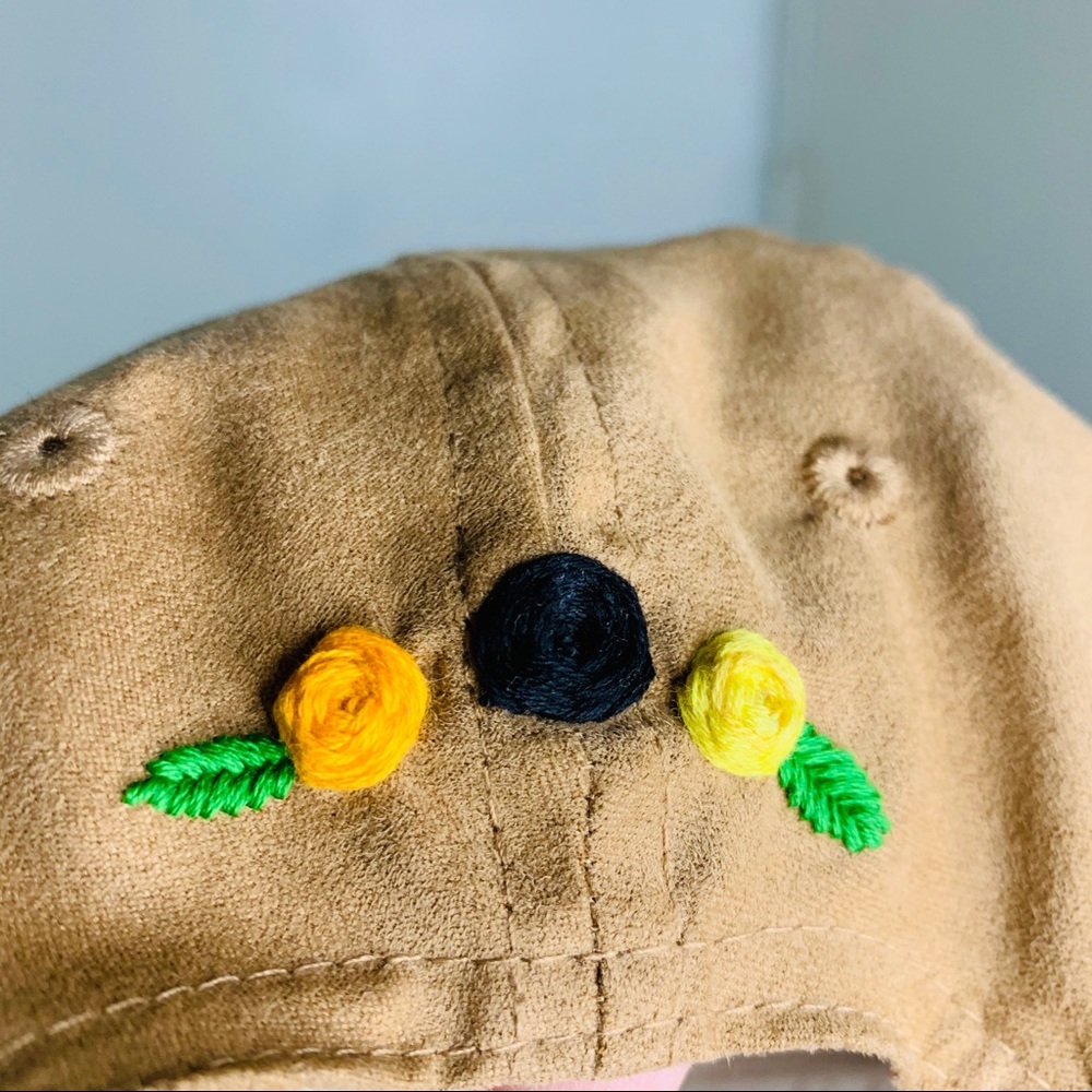 Butterfly Hat 🦋 - Picture 4 of 4